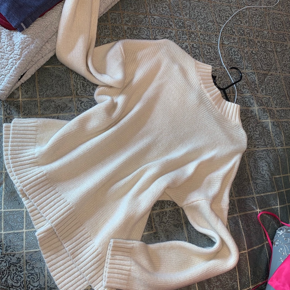 Sweater - Picture 1 of 2
